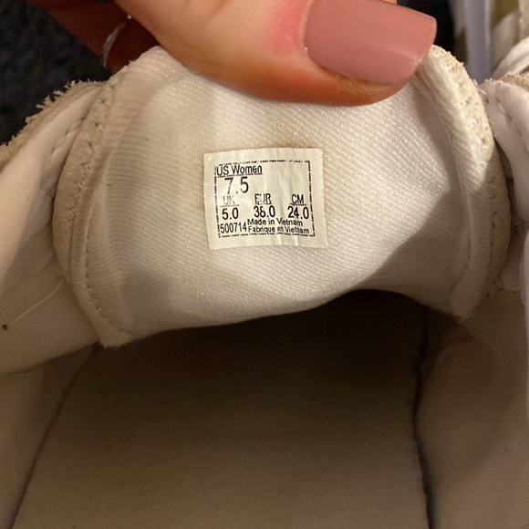 Vans - Picture 5 of 6